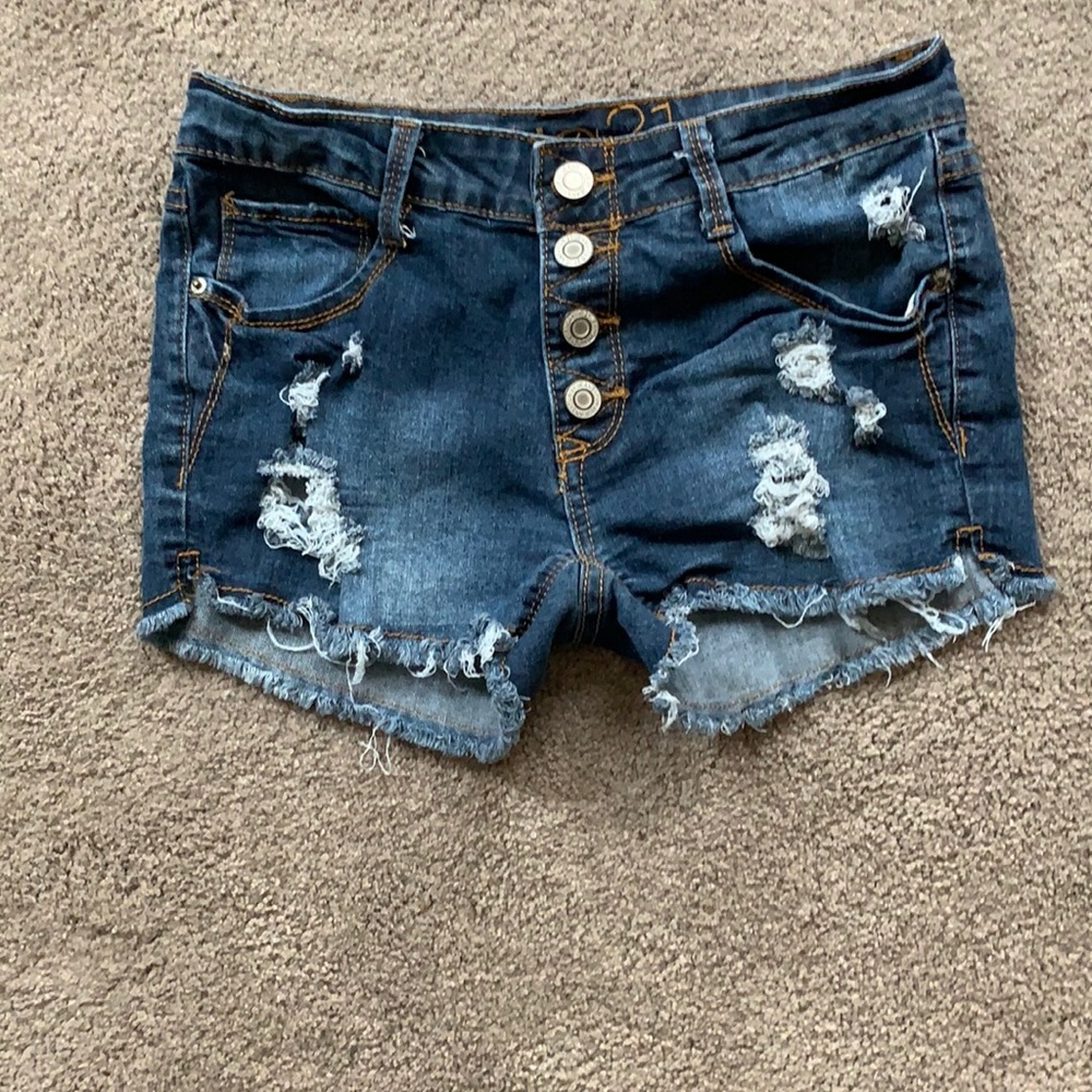 Rue21 Distressed Jean Shorts size 3/4